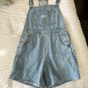 Levi’s Overalls / Shortalls